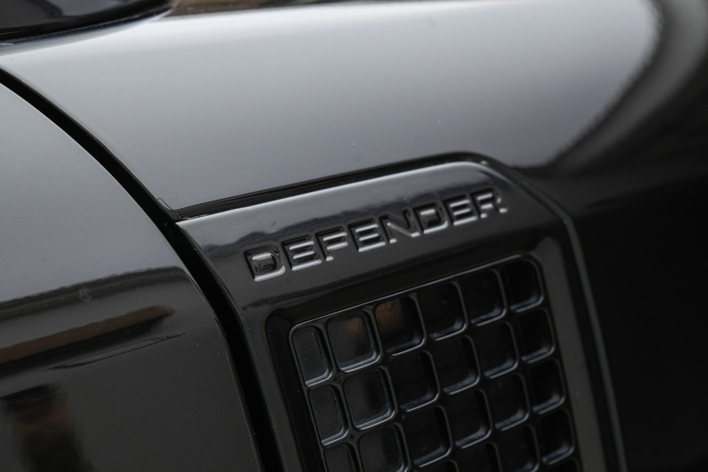 Land Rover Defender P400 HSE