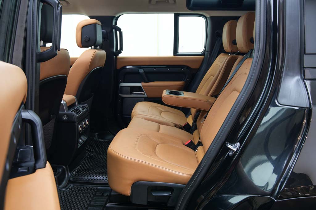 Land Rover Defender P400 HSE