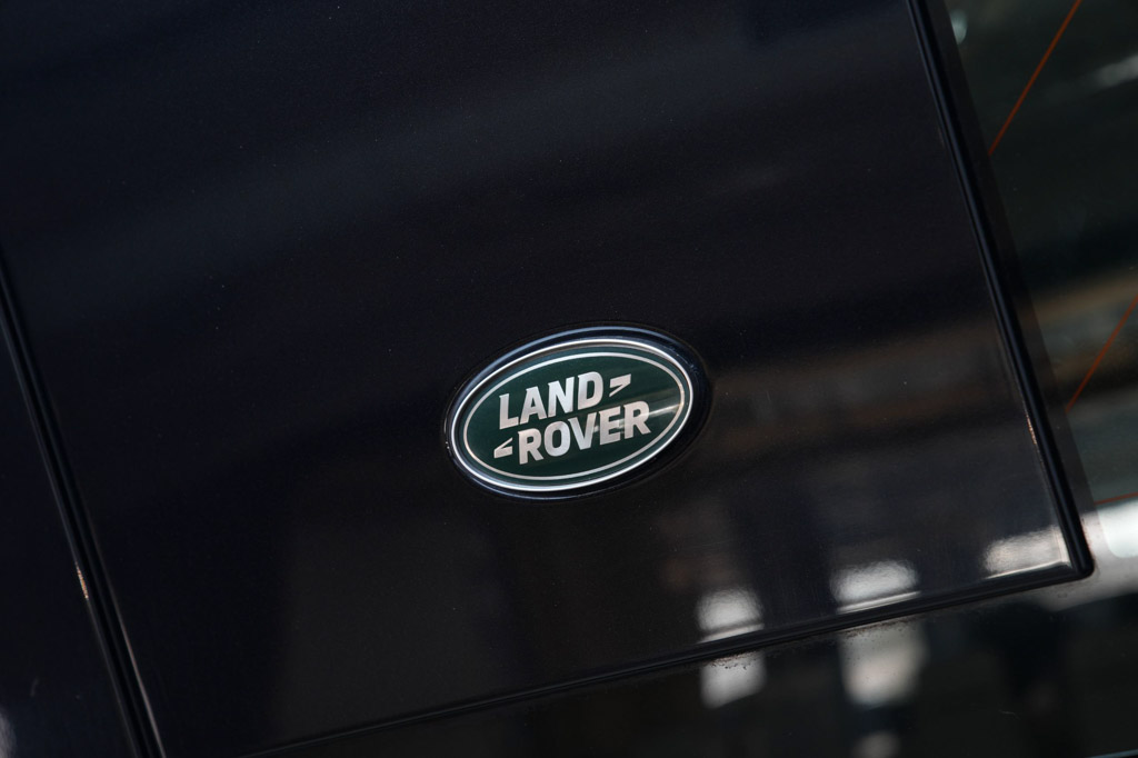 Land Rover Defender P400 HSE