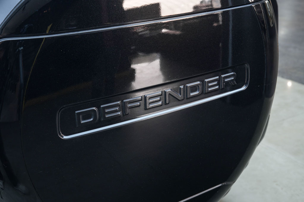 Land Rover Defender P400 HSE