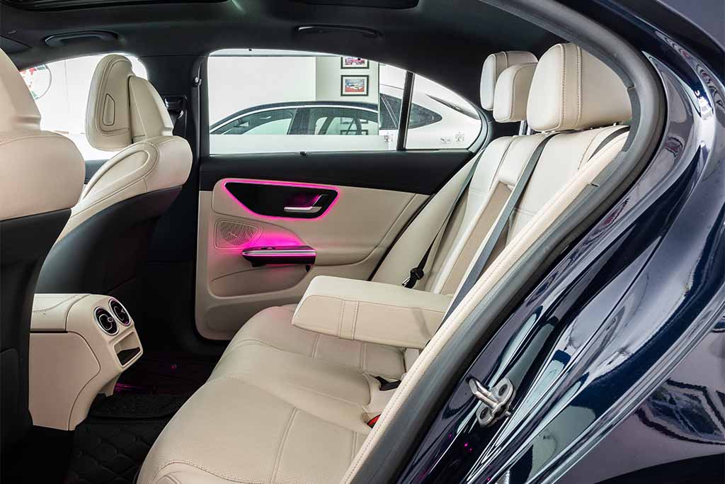 MERCEDES BENZ C200