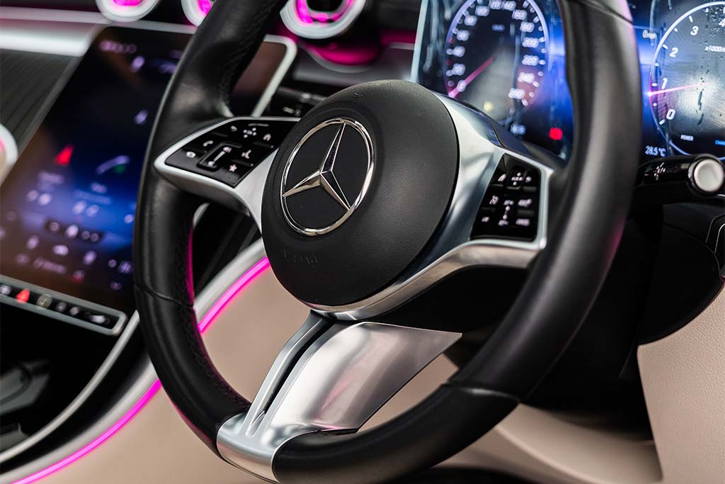 MERCEDES BENZ C200