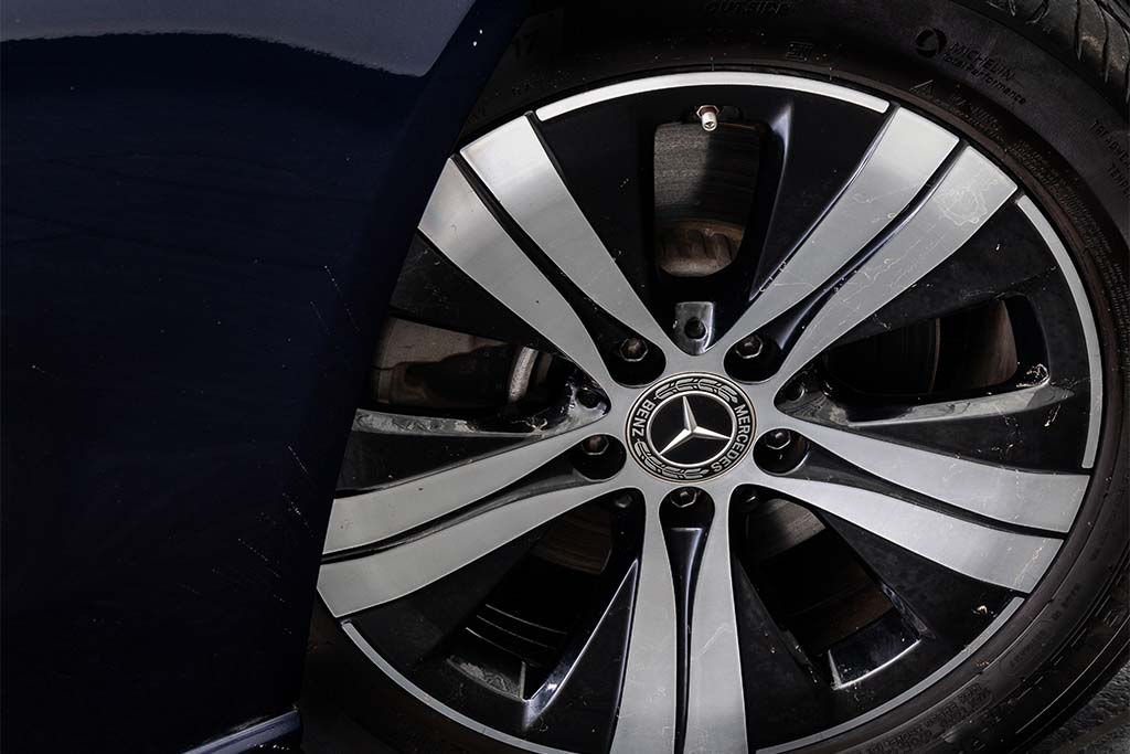 MERCEDES BENZ C200