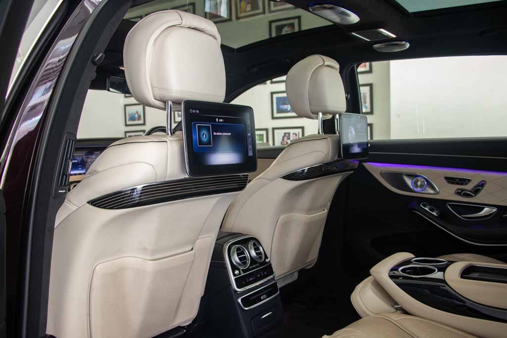 Mercedes Maybach S560