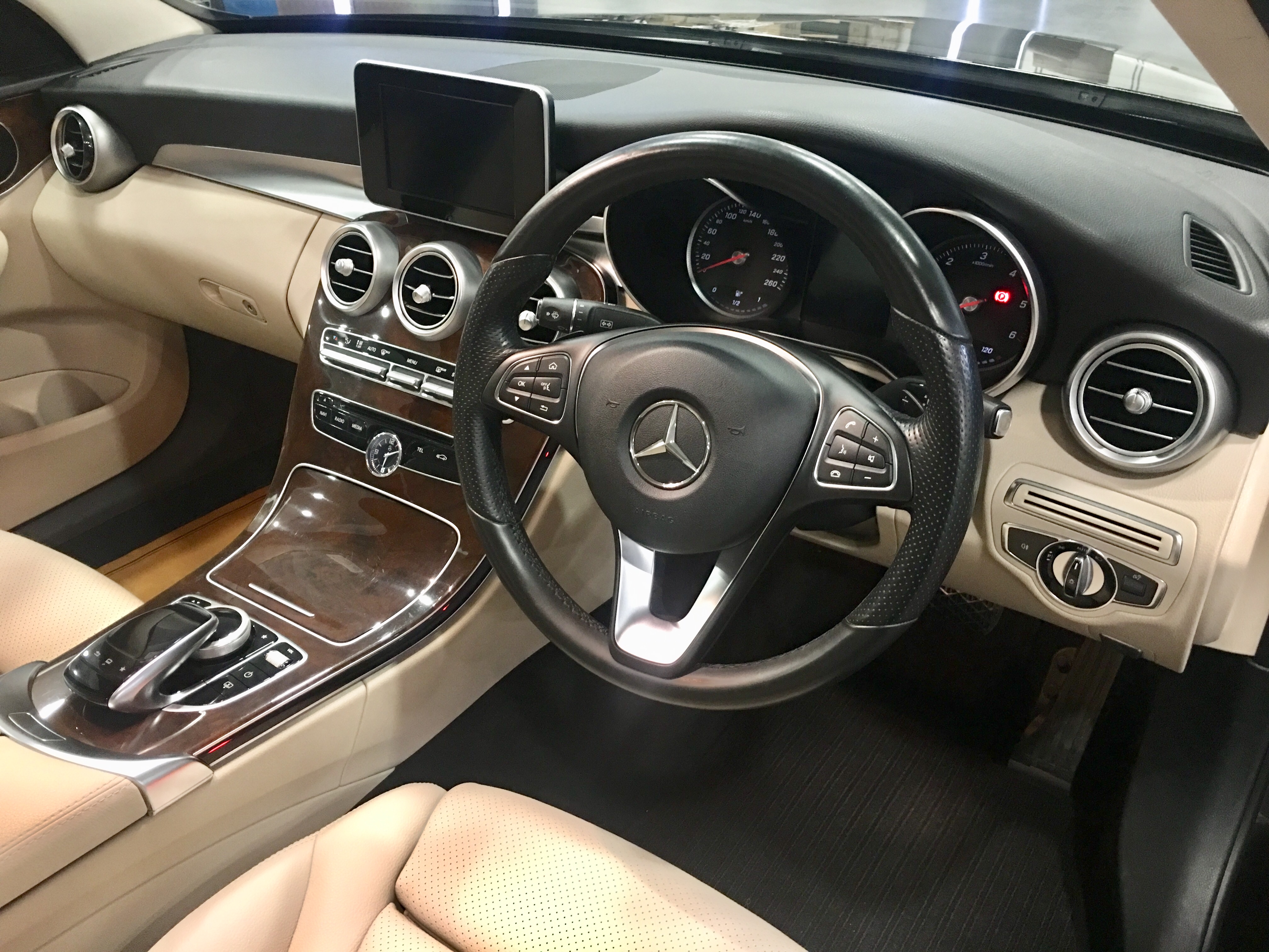 2015 Used Mercedes Benz C220d 'Aventgrade'