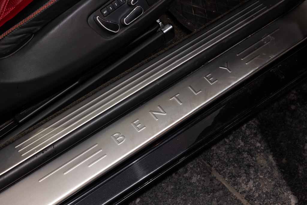 Bentley Continental GTC V8