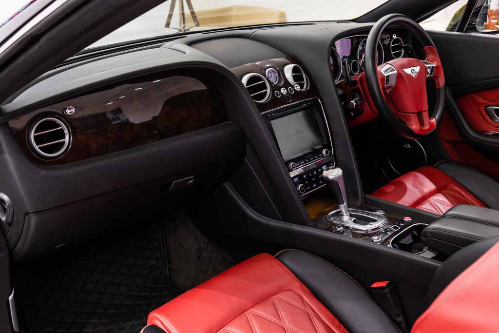 Bentley Continental GTC V8