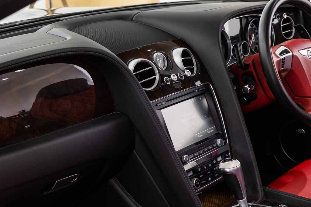 Bentley Continental GTC V8