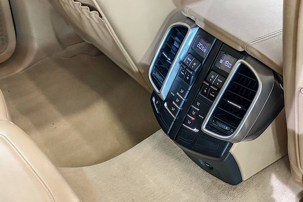 Porsche Cayenne Platinum Edition