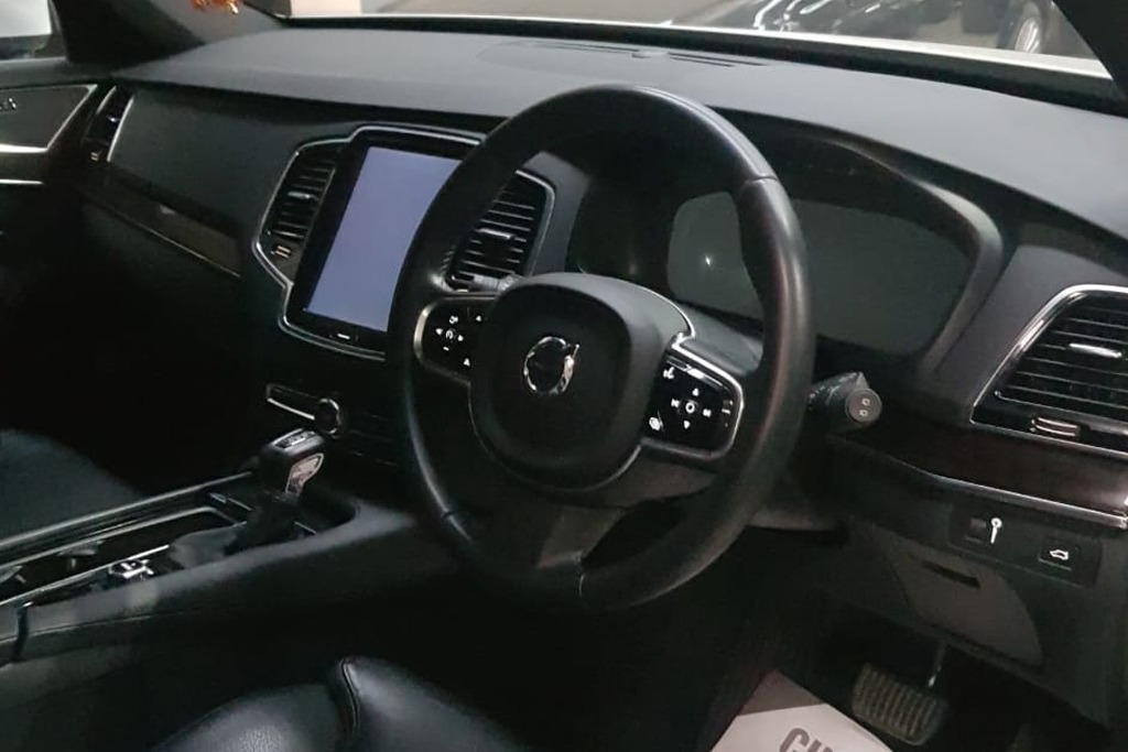 2016 Volvo XC 90 Momentum