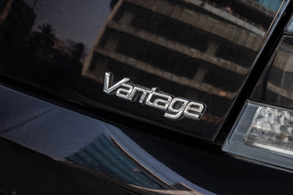 Aston Martin Vantage 