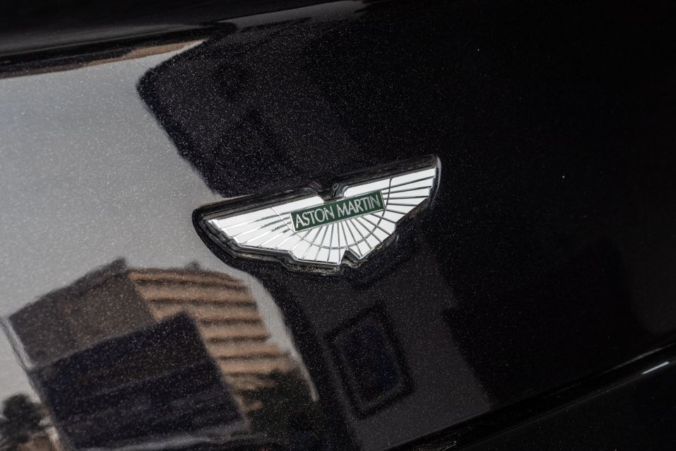 Aston Martin Vantage 