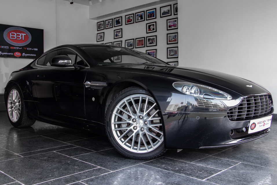 Aston Martin Vantage 