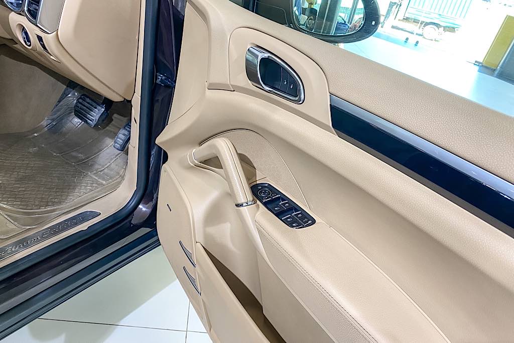 Porsche Cayenne Platinum Edition