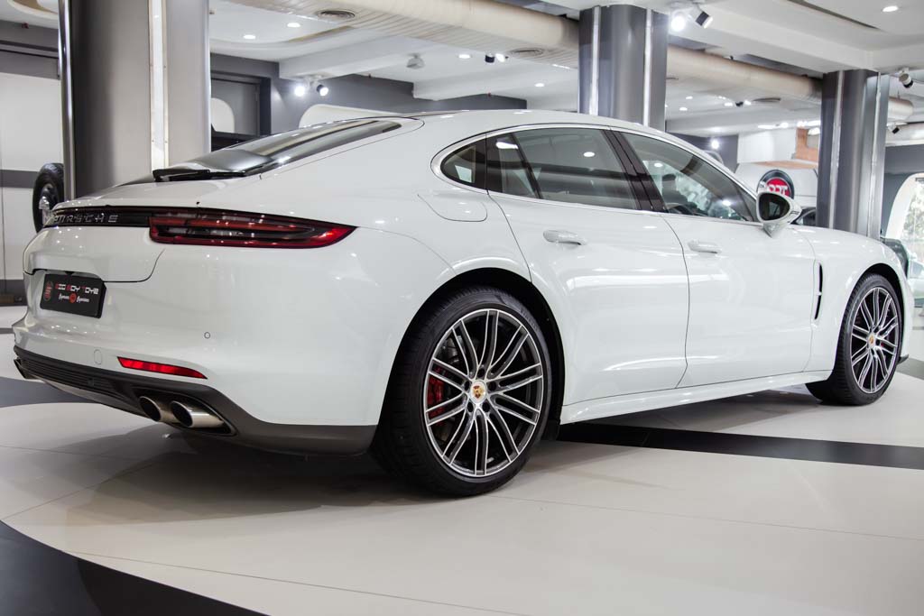 Porsche Panamera Turbo