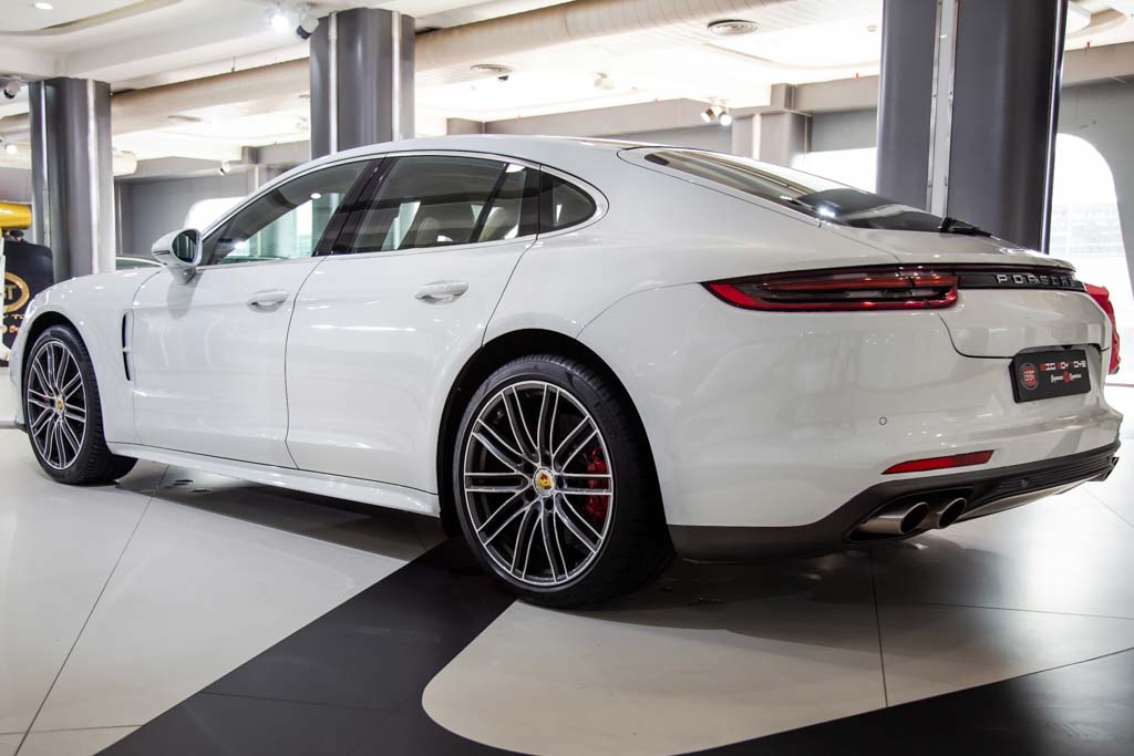 Porsche Panamera Turbo