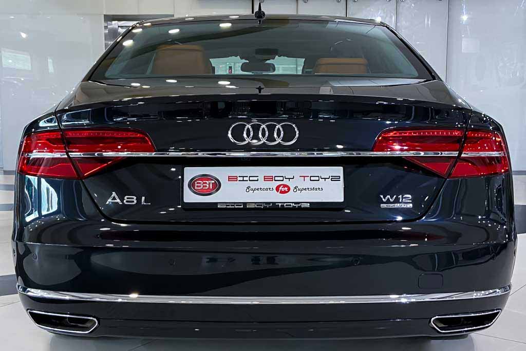 Audi A8 W12