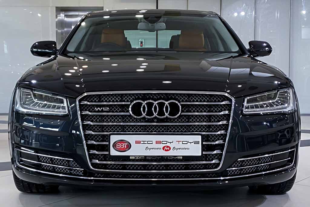 Audi A8 W12