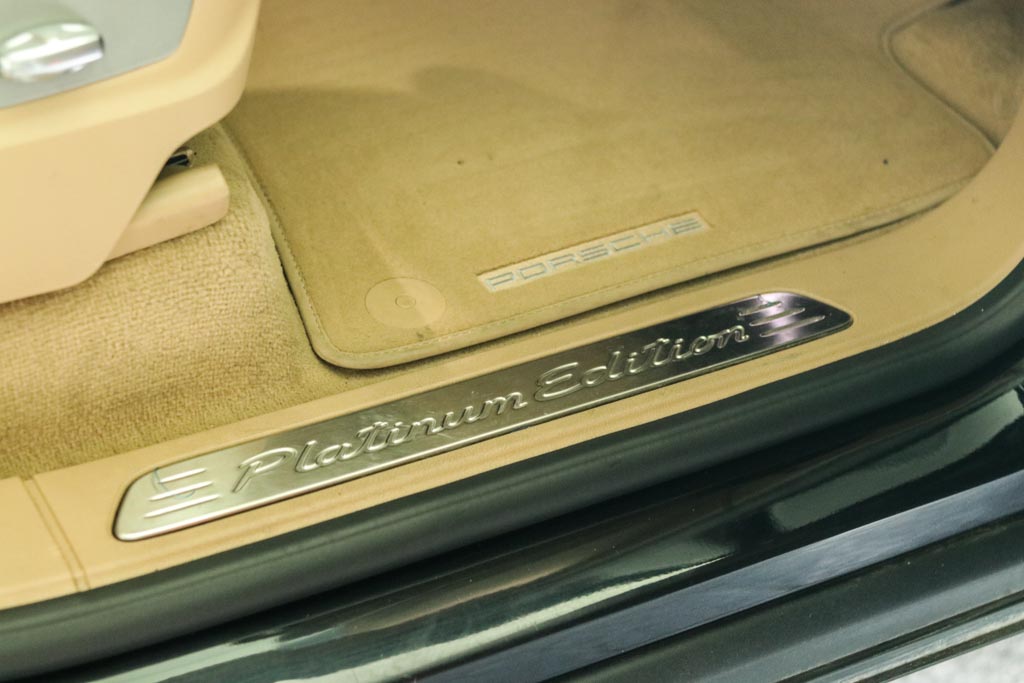 Porsche Cayenne Platinum Edition 