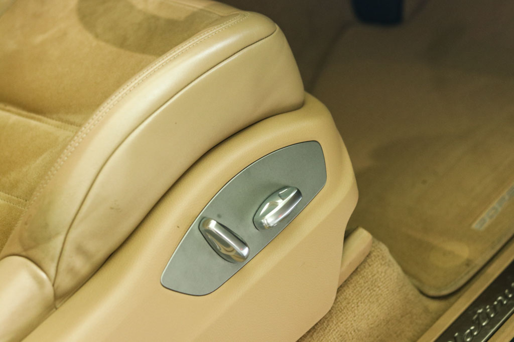 Porsche Cayenne Platinum Edition 