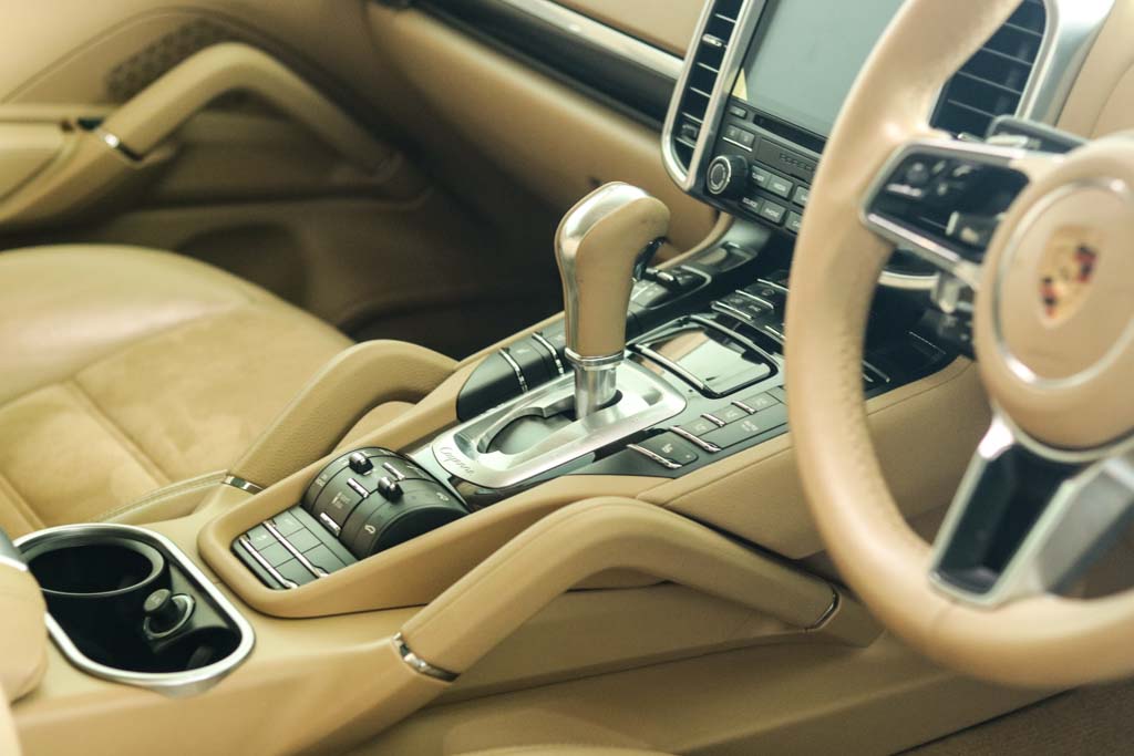 Porsche Cayenne Platinum Edition 