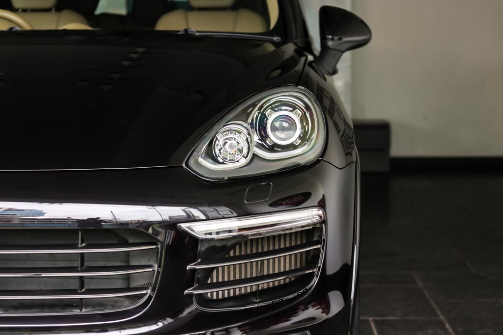 Porsche Cayenne Platinum Edition 