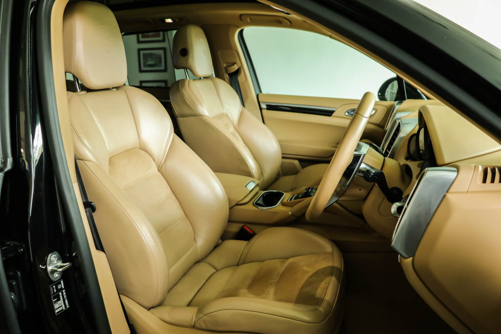 Porsche Cayenne Platinum Edition 