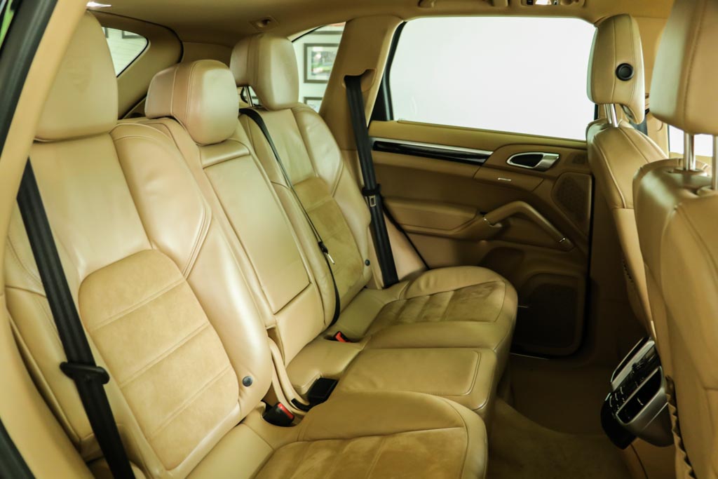 Porsche Cayenne Platinum Edition 