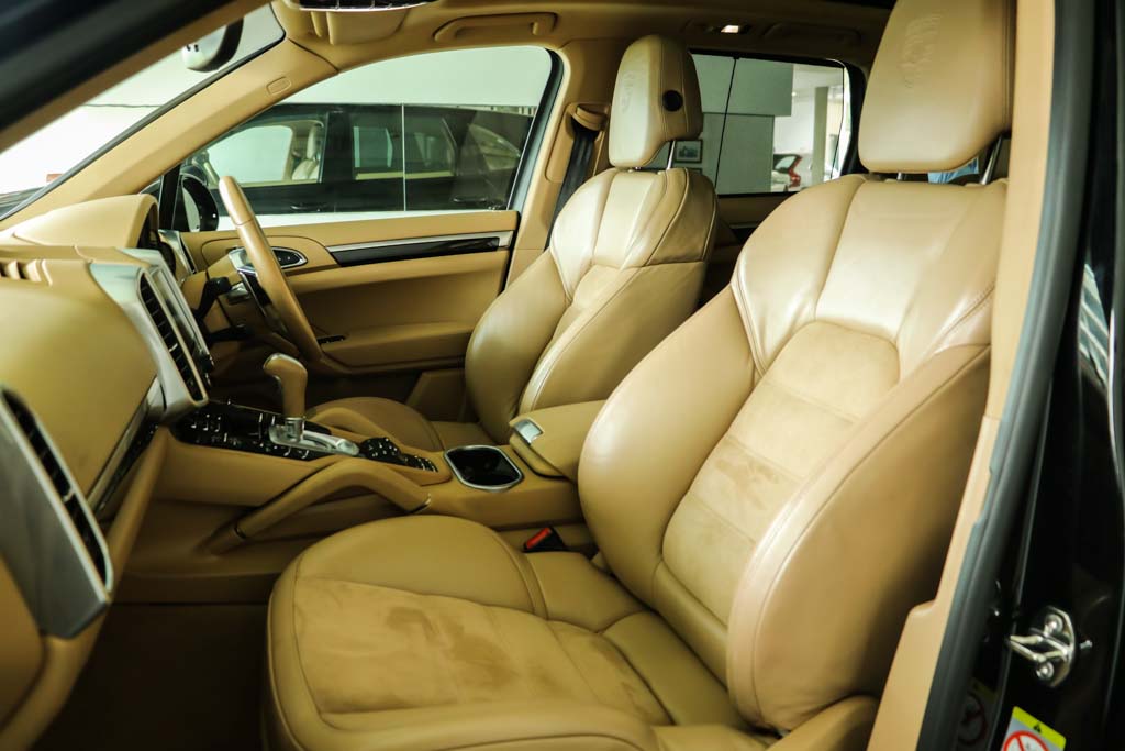 Porsche Cayenne Platinum Edition 