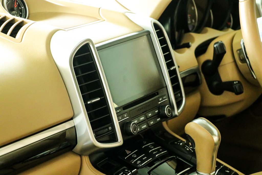 Porsche Cayenne Platinum Edition 