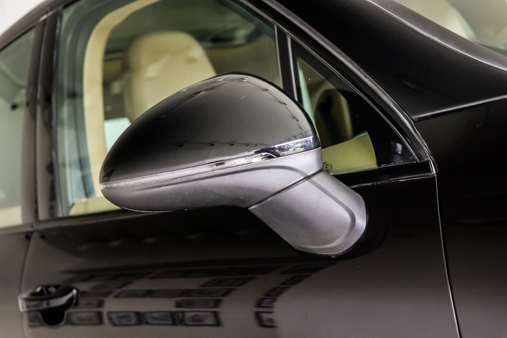 Porsche Cayenne Platinum Edition 