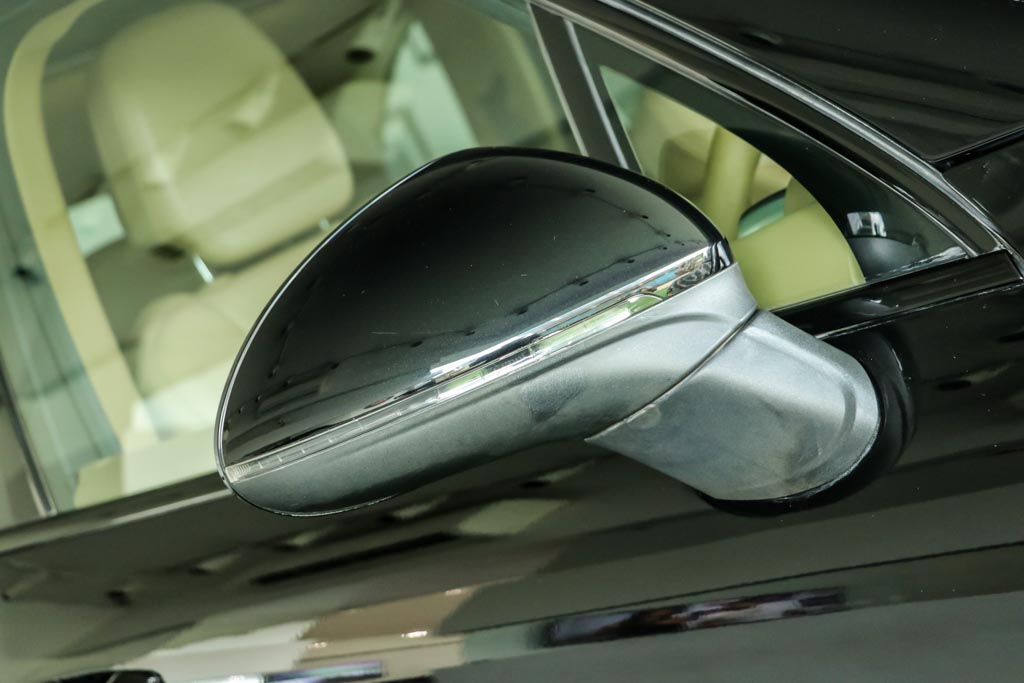 Porsche Cayenne Platinum Edition 