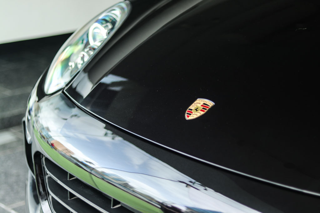 Porsche Cayenne Platinum Edition 