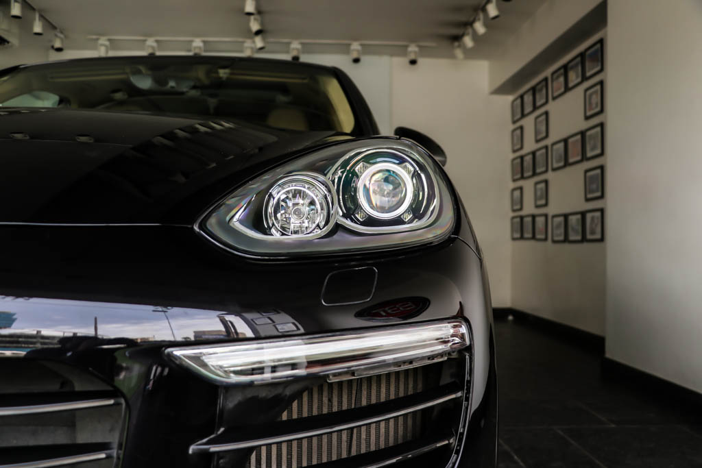 Porsche Cayenne Platinum Edition 