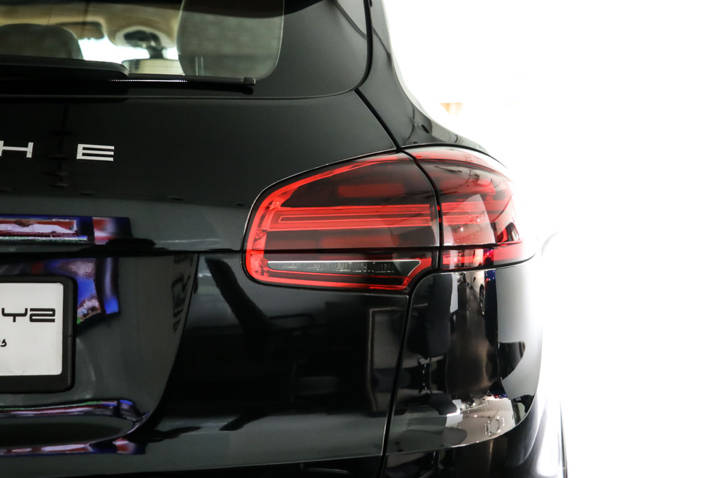 Porsche Cayenne Platinum Edition 