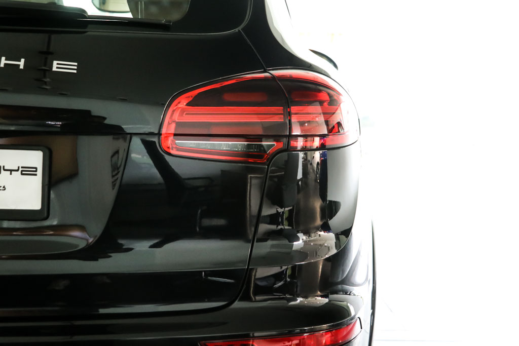 Porsche Cayenne Platinum Edition 