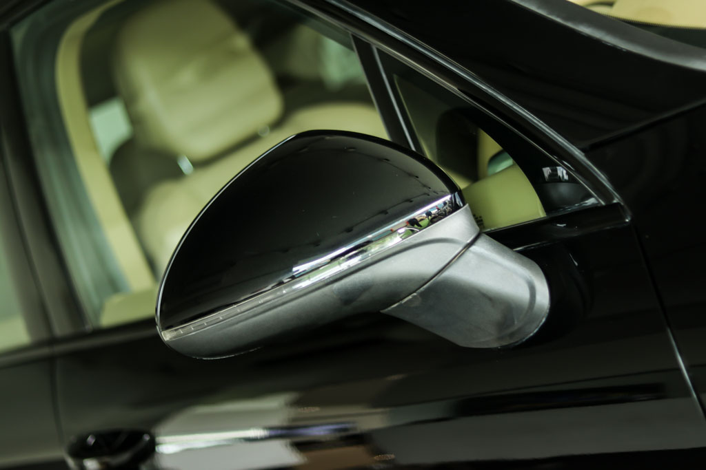 Porsche Cayenne Platinum Edition 