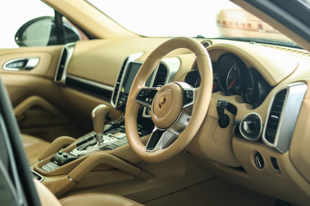 Porsche Cayenne Platinum Edition 