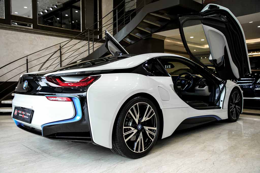 BMW i8