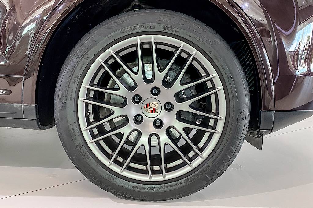 Porsche Cayenne Platinum Edition