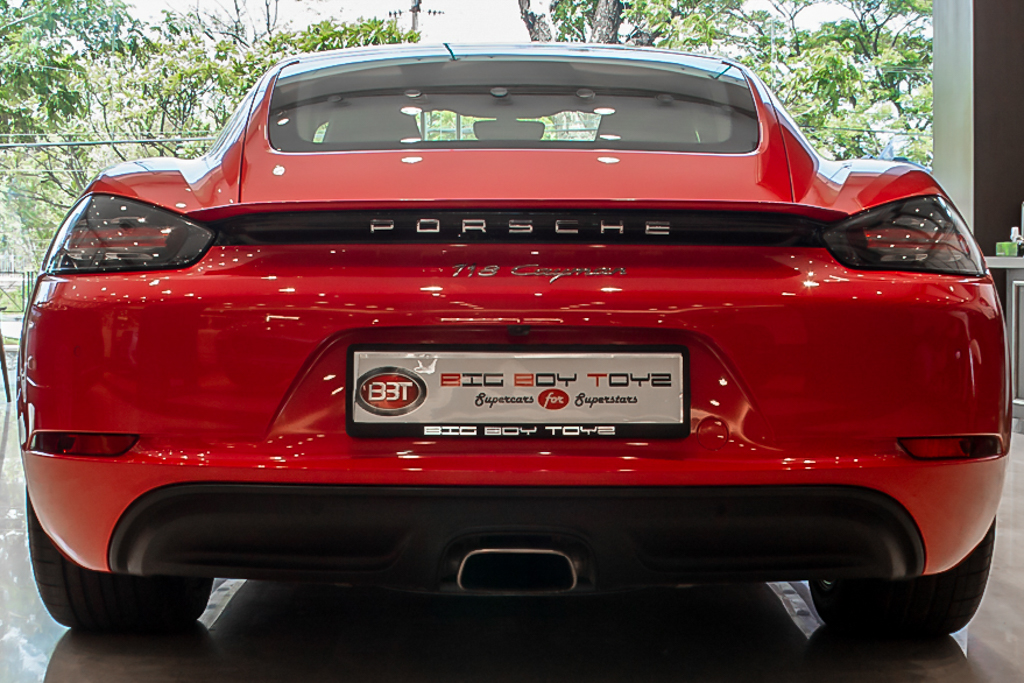 PORSCHE 718 CAYMAN