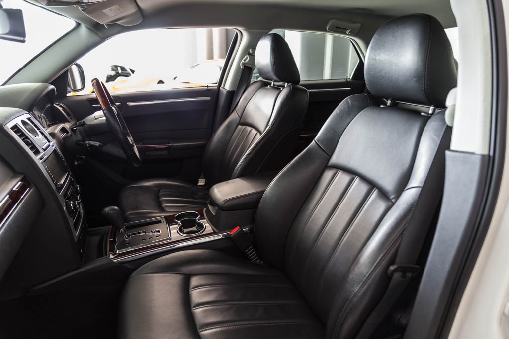 2010 Used Chrysler 300C