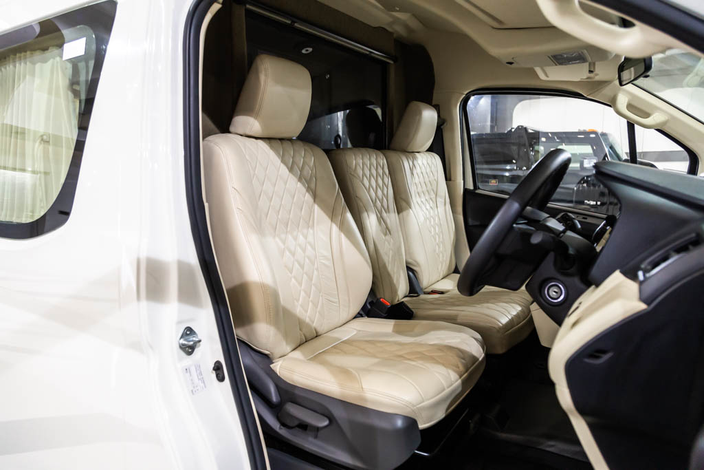 Toyota Hiace Commuter