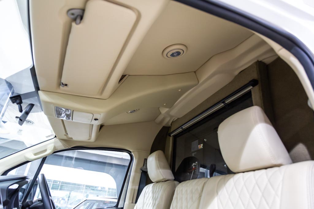 Toyota Hiace Commuter