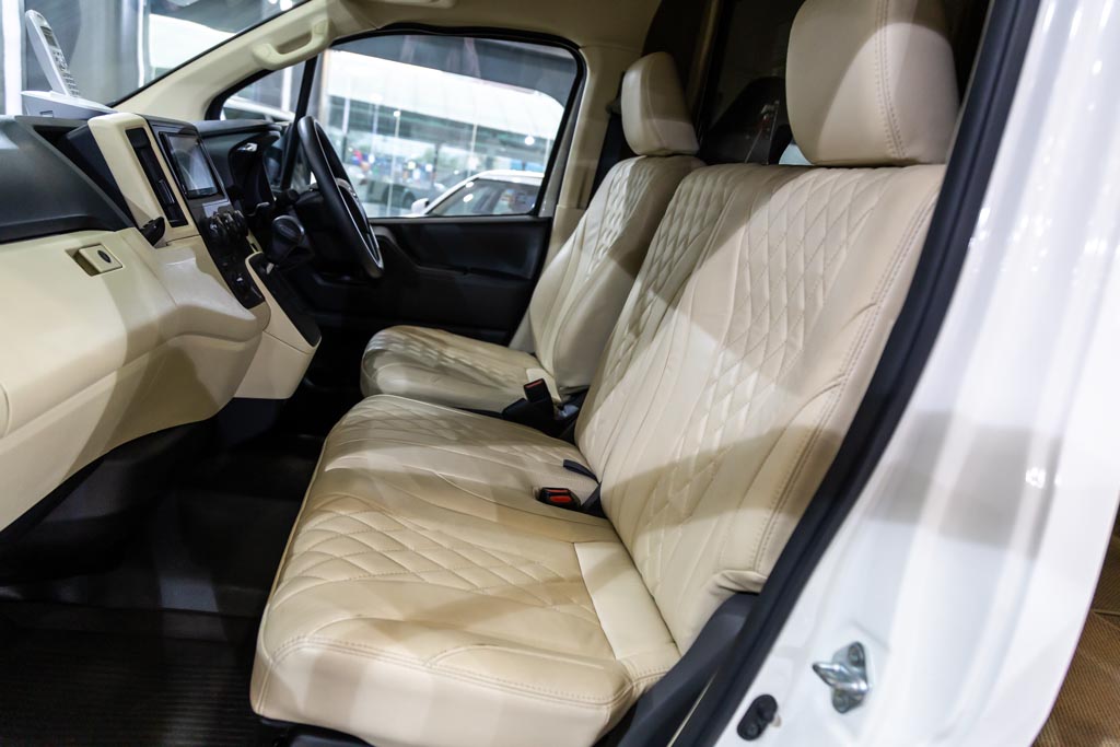 Toyota Hiace Commuter