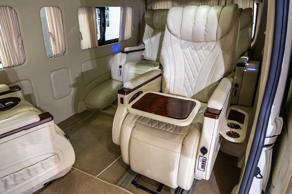 Toyota Hiace Commuter