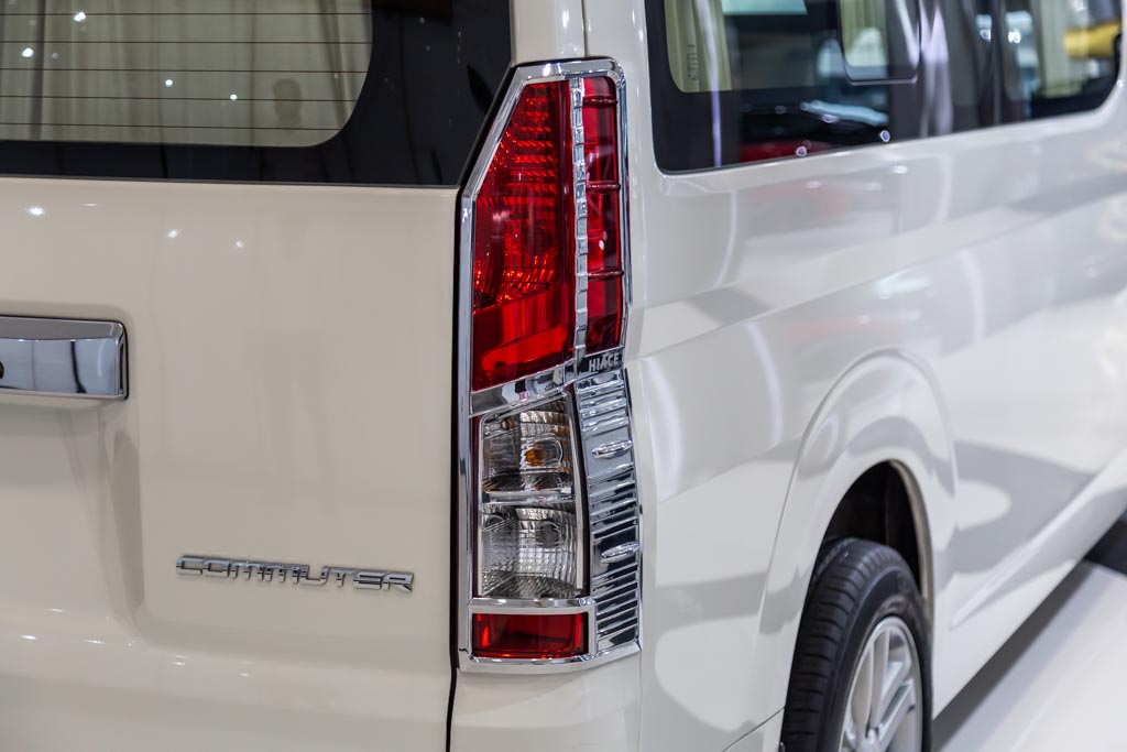 Toyota Hiace Commuter
