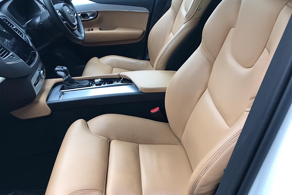 2017 Used Volvo XC90 Momentum