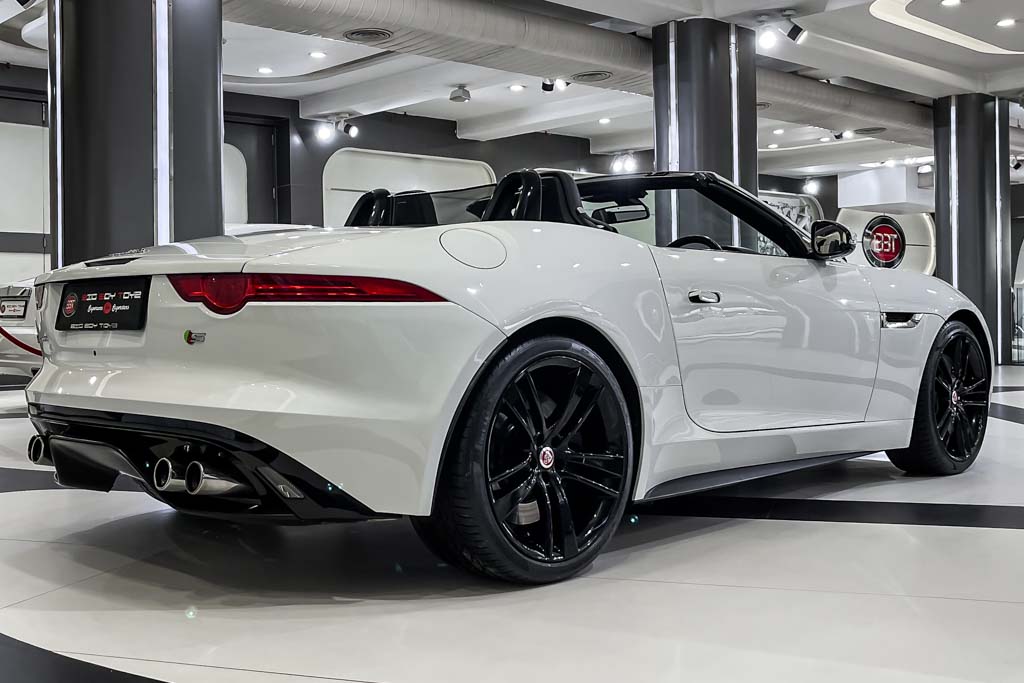Jaguar F-Type V8 S convertible