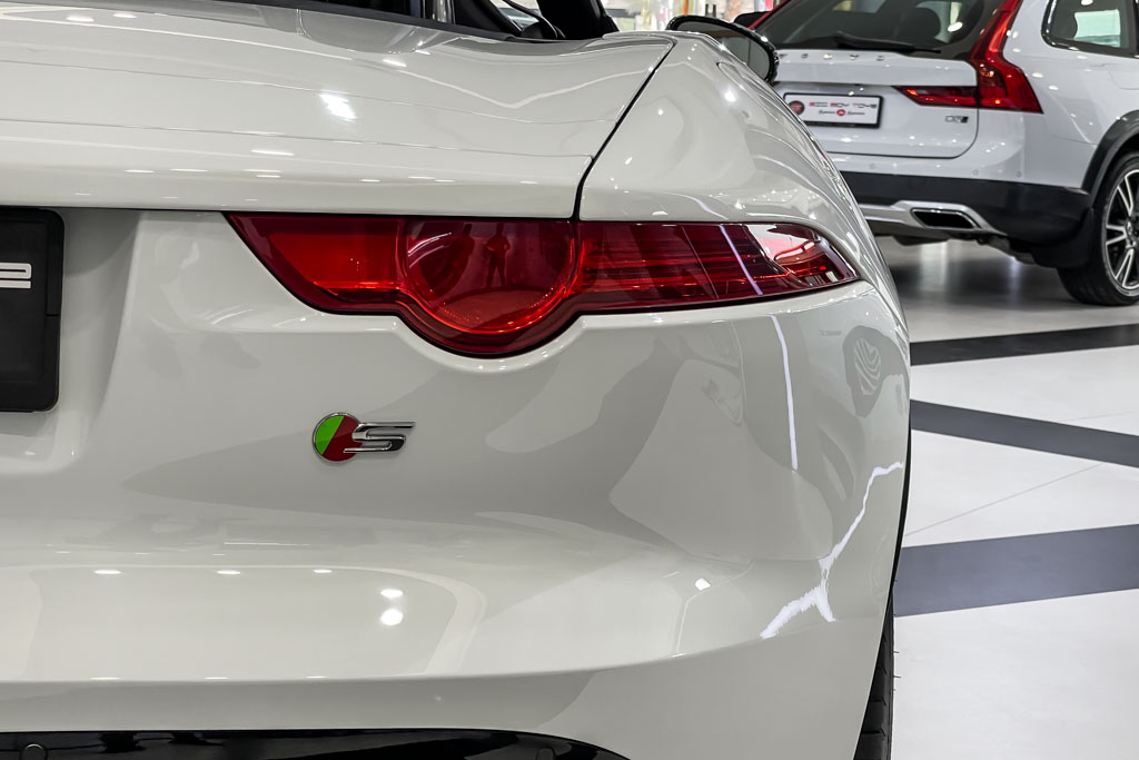 Jaguar F-Type V8 S convertible